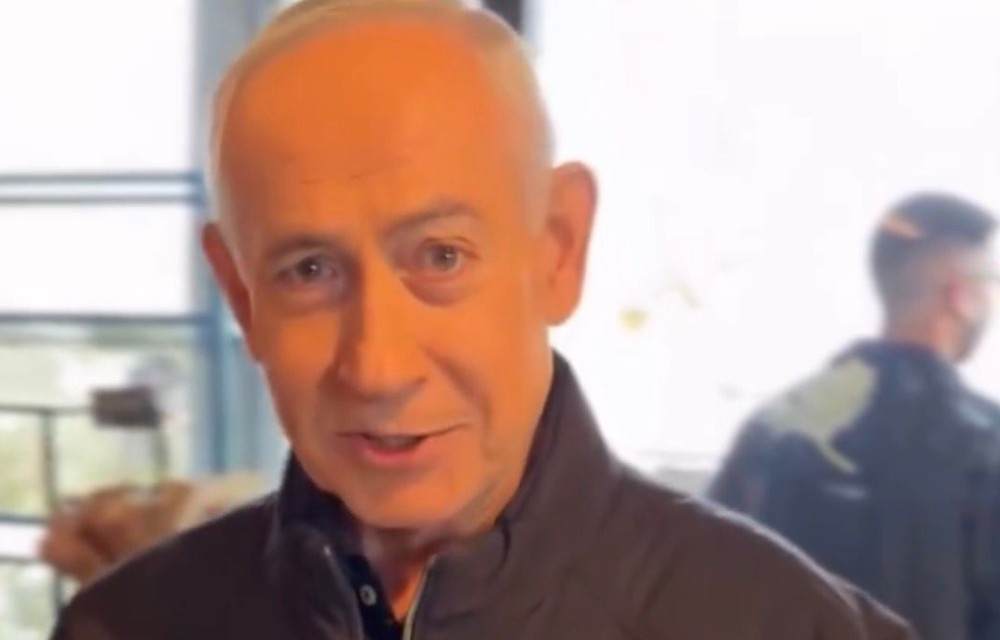  ناتانیاهۆ وەڵامی دەنگۆی مردنی دەداتەوە لەدوای بڵاوبوونەوەی دەنگۆی کوژرانی نەتەنیاهوو بەدەم قاوەخواردنەوەوە پەنجەکانی دەستی دەژمێرێت و ئێران بە درۆ دەخاتەوە 