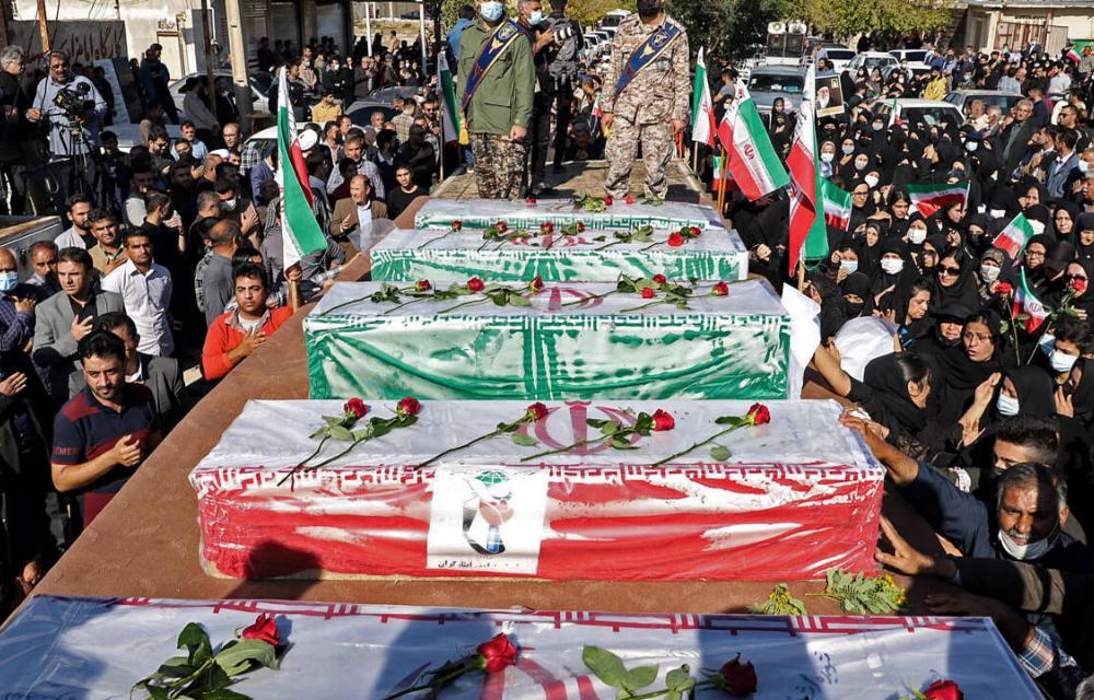 دوا ئاماری پزیشکی یاسایی، تاوەکوو ئێستا ناسنامەی 935 کەس ئاشکرا بووە، لەوانە 132یان ئافرەت و38 یان منداڵن