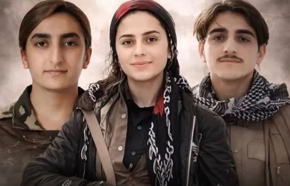 ڕژێمی ئێران بە درۆن هێرشی کردە سەر کەمپێکی پەنابەرانی مەدەنی کوردانی ڕۆژهەڵات لەسەر سنووری نێوان هەولێر و سۆران. سێ شەهید و ژمارەیەکی دیکەش بریندار بوون.