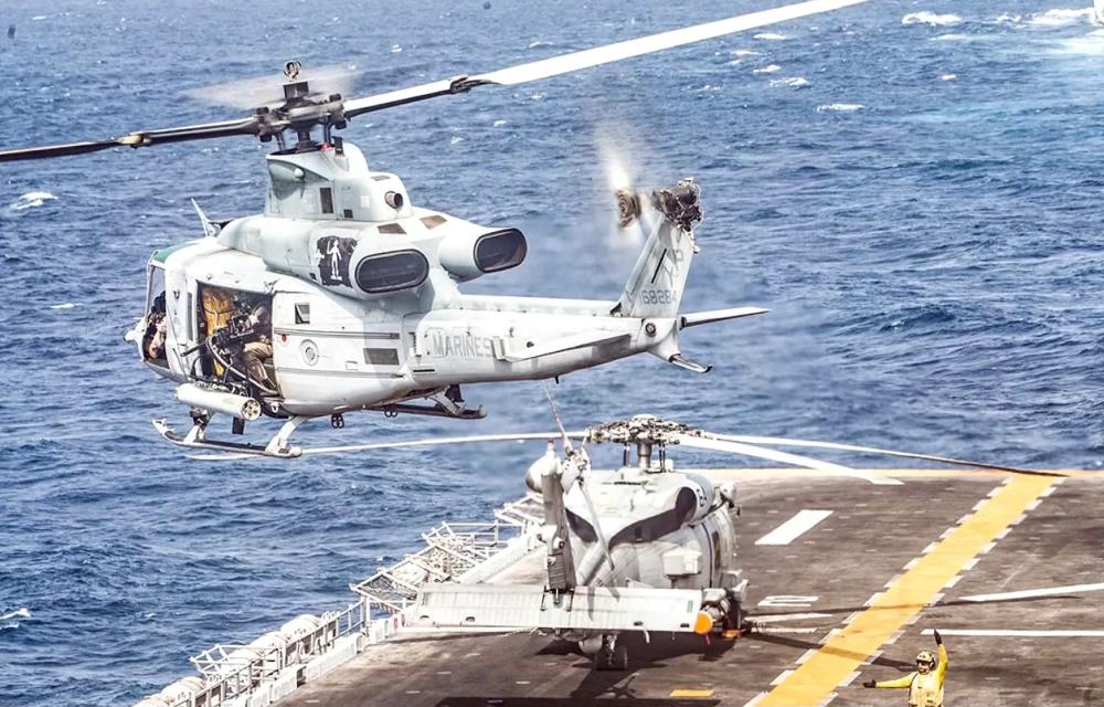 ڕۆیتەرز سوپای ئەمریکا فڕۆکەیەکی بێفڕۆکەوانی ئێرانی خستە خوارەوە کە لە کەشتییەکی فڕۆکە هەڵگری ئەمریکی نزیک بووەوە