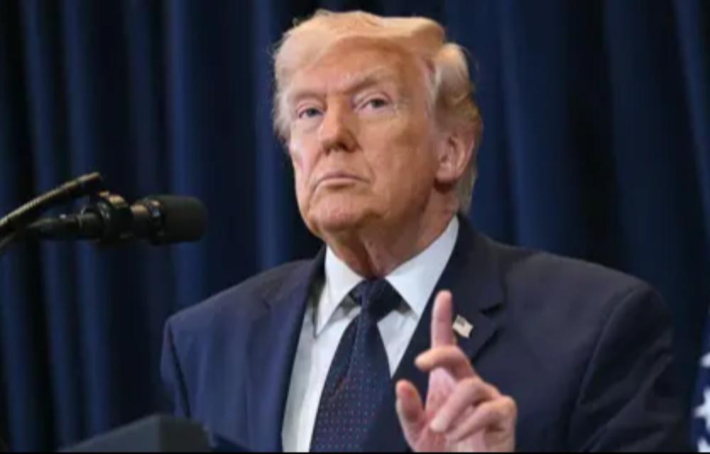 ترەمپ: ڕەنگە ئێران پێش جەژن خۆی ڕادەست بکات، ئەگەرنا ئۆپەراسیۆنی زەمینی دەست پێدەکەین و وڵات دابەش دەکەین و پشکی کورد لە خاکەکە دەدەین.