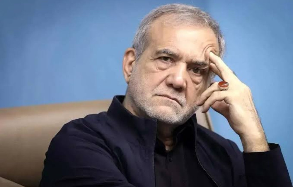 پزیشکیان بیر لە دەستلەکارکێشانەوە لە پۆستەکەی دەکاتەوە، دەڵێ نەپاراستنی عەلی لاریجانی کەمتەرخەمی نەبووە، بەڵکو هەنگاوێکی بە ئەنقەست بووە بۆ دڵنیابوون لە تیرۆرکردنی.